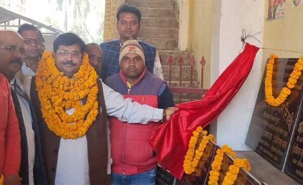 MLA laid the foundation stone of projects worth Rs 1.5 crore for the development of Sikandarpur area