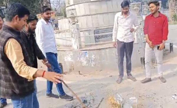 ABVP burns Mamata Banerjee's effigy at TD College intersection over violence in Sandeshkhali, West Bengal