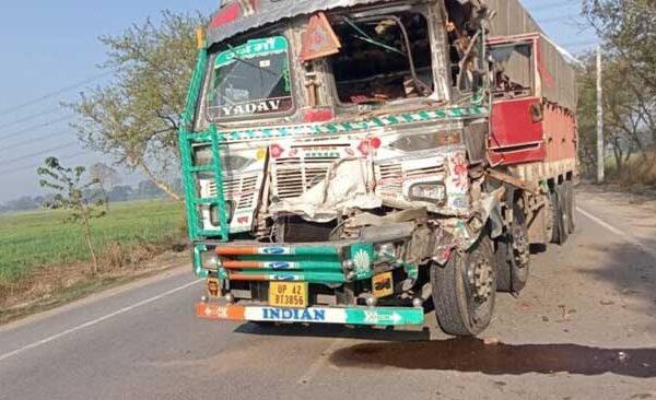 Truck hits tailor parked near Rasra-Mau road, both vehicles damaged