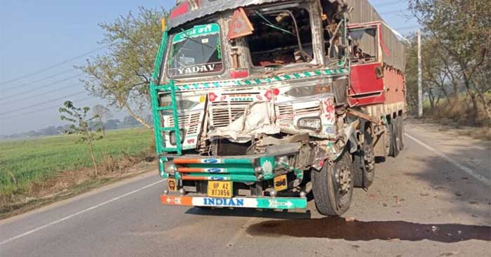 Truck hits tailor parked near Rasra-Mau road, both vehicles damaged