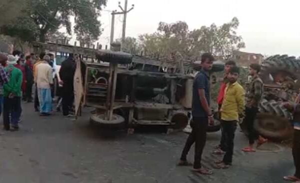 Half a dozen laborers riding on concrete mixer machine got injured due to tractor engine explosion
