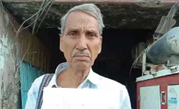 सेंट्रल बैंक से सेवानिवृत्त कर्मचारी के झोले से उचक्कों ने उड़ाया 20 हजार रुपया