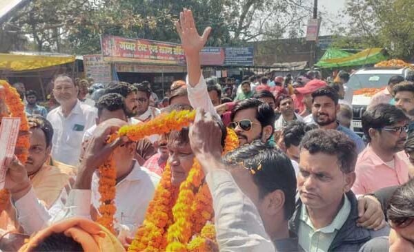 On the arrival of MP Ravindra Kushwaha in Bansdih after being made a candidate for the third time, grand welcome by BJP Bansdih Mandal in the presence of Ketki Singh.