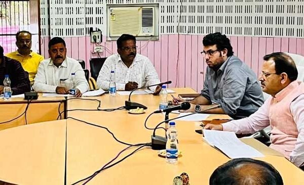 Such an environment should be created in Ballia which increases the confidence of entrepreneurs: DM