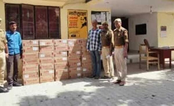 Two smugglers arrested with beer worth three lakhs