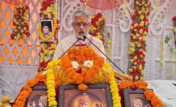 One who always remembers God never falls into trouble - Siddha Nath