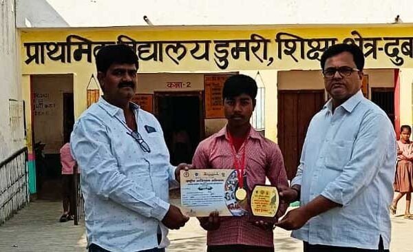 Kallu is getting a lot of congratulations in the science model competition.