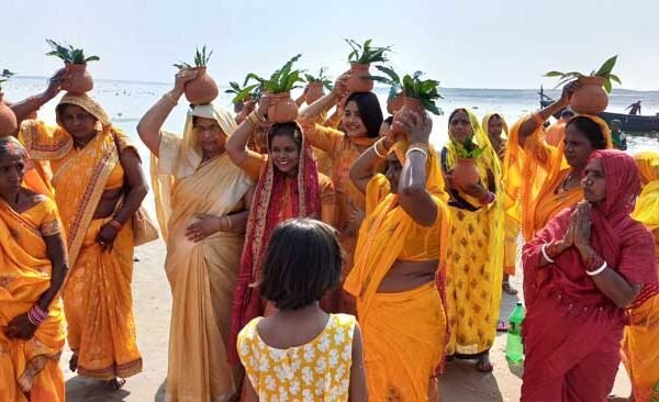 Women took out Kalash Yatra regarding Shrimad Bhagwat Katha