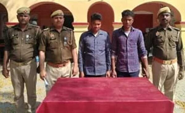 Two cow smugglers arrested with 6 cows in Narhi