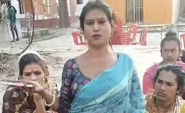 Angry eunuchs created ruckus in Ubhaon police station premises