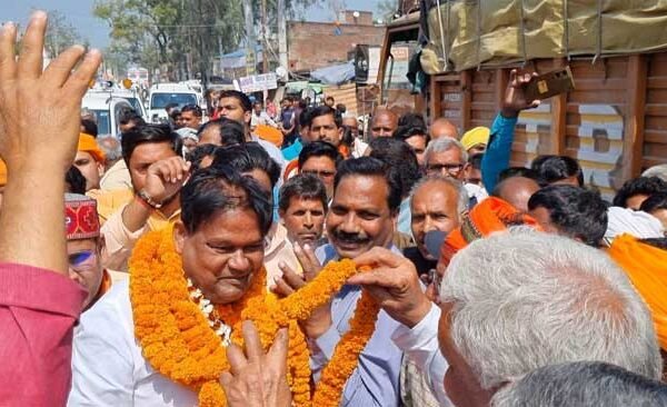 Ravindra Kushwaha got a grand welcome after becoming BJP candidate from Salempur Lok Sabha constituency for the third time.