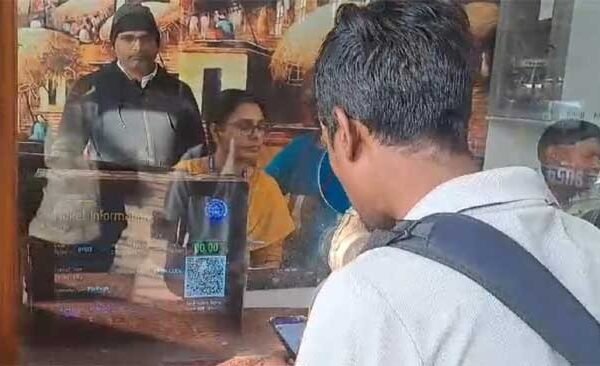 Passengers will be able to pay fare through QR code scan at Banaras station.