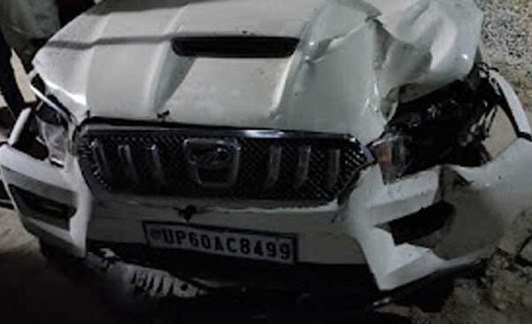 Scorpio became unbalanced and entered public service center, goods worth thousands damaged