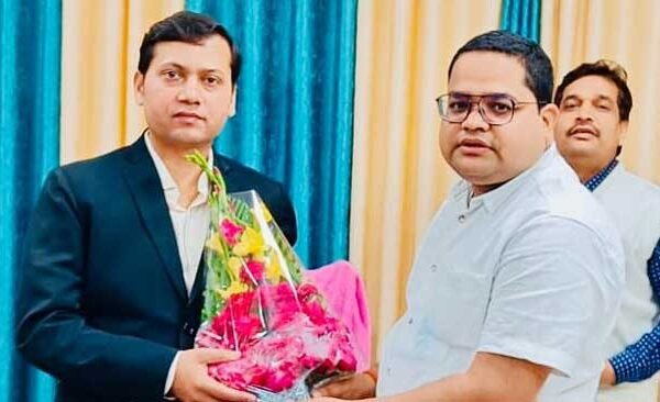 Anand Dubey became the new senior treasury officer of Ballia, took charge