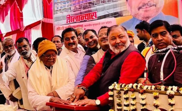 बलिया में आधुनिक बस अड्डा परियोजना का हुआ शिलान्यास    