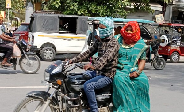 Ballia - condition is miserable due to heat, temperature reached 44 degrees Celsius.