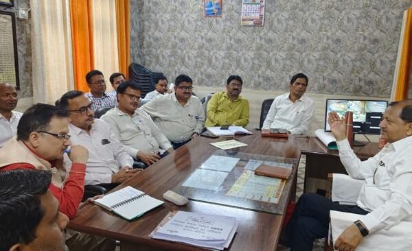 baithak_krte_nodal_adhikari