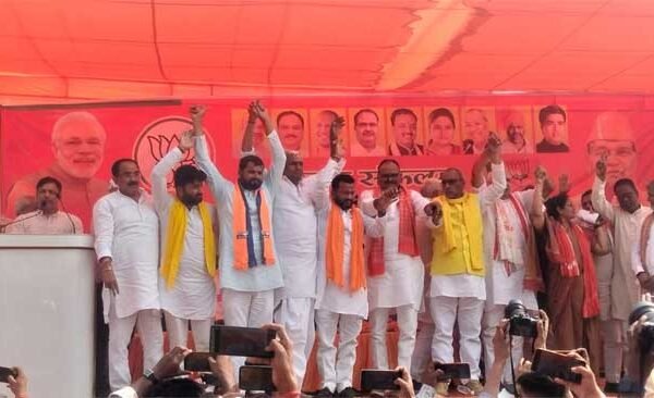 This election is between the one who built Ram temple and the one who opened fire on kar sevaks: Deputy CM Brajesh Pathak