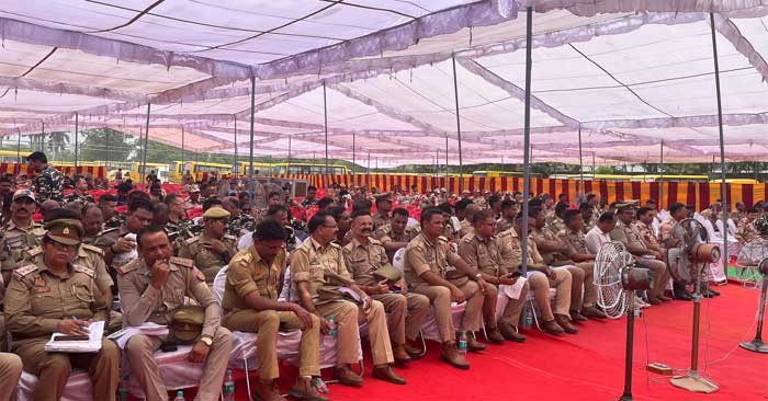 Ballia Election News: Briefing of police force officials in the presence of District Election Officer