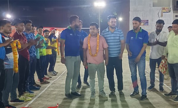 https://ballialive.in/2024/128992/ballia-district/the-first-match-of-the-night-cricket-competition-was-thrilling-in-belthara-road/