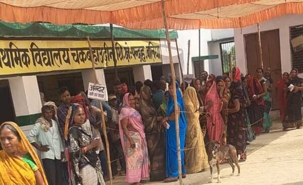 Ballia Breaking News: A person who went to vote in Pakdi died