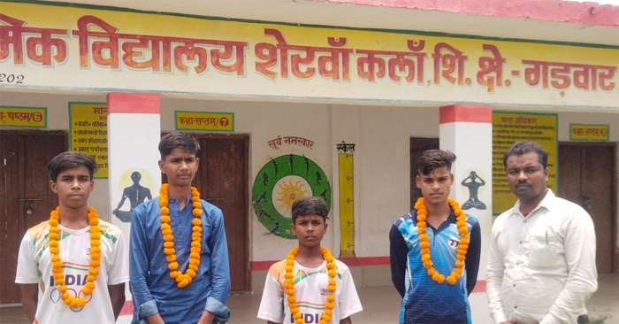 Ballia News: Brilliant students of Sherwakala created history, secured place in merit list at national level