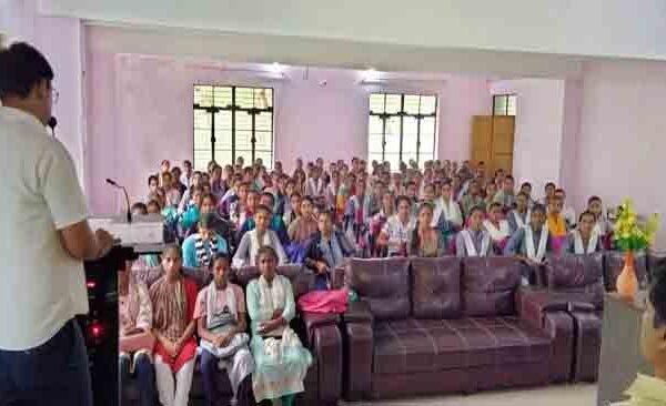 Information was given to the students of Government Women's College regarding Mission Shakti and Cyber ​​Crime