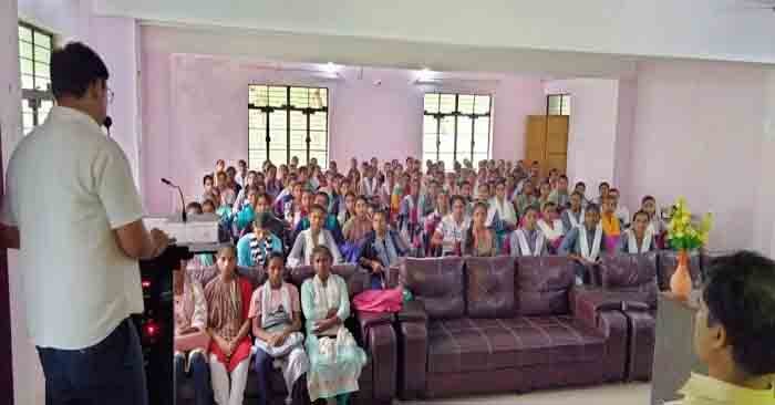 Information was given to the students of Government Women's College regarding Mission Shakti and Cyber ​​Crime