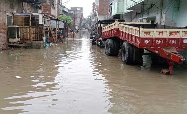 Ballia News: Due to torrential rain the city became a pond, the appearance of the city deteriorated