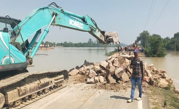 Baria NH 31 Broken