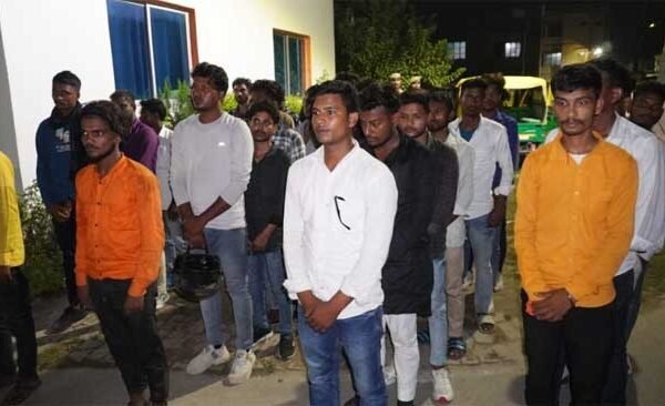 Ballia News: People created ruckus at the Superintendent of Police office, case registered against 44 named and 60 unknown people