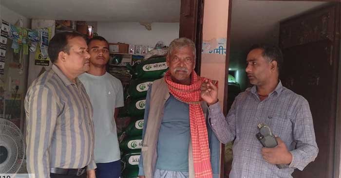 Ballia News: बलिया में 02 उर्वरक विक्रेताओं को कारण बताओं नोटिस, एक उर्वरक विक्रेता का लाइसेंस निलम्बित