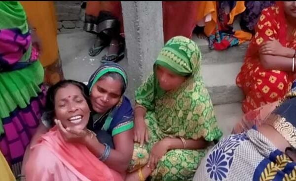 Ballia Breaking News: A young man committed suicide by hanging himself in Gadwar