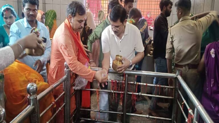 SDM Bansdih Pooja 1